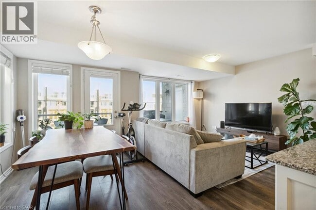 Photo - 138 Daylily Ln