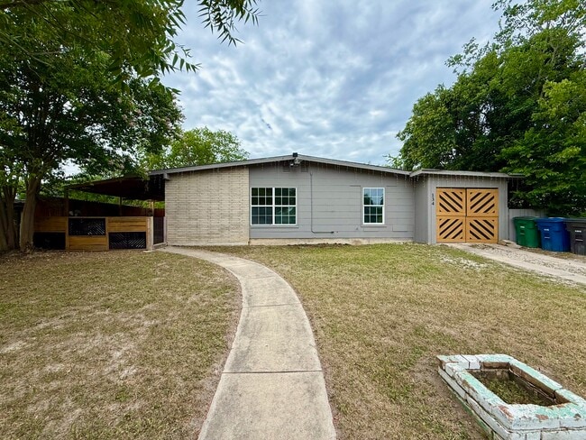 Building Photo - 134 Greenhill Pass Rental
