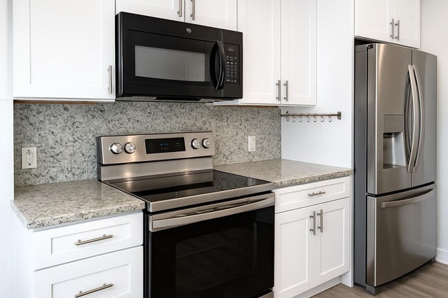 Photo - 4200 Hillcrest Dr Unit 201