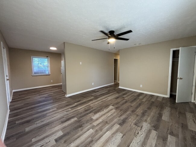 Photo - 4849 Rosehill Rd