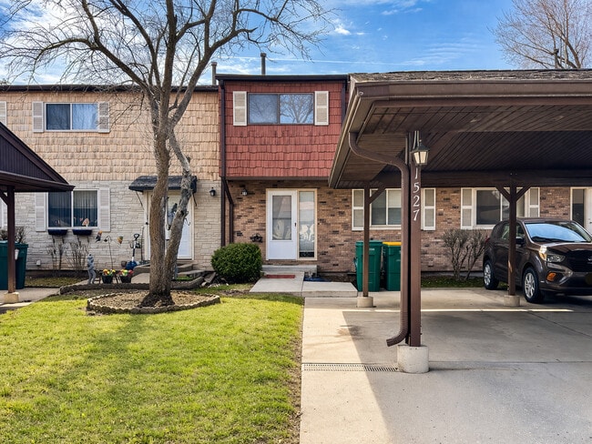 Photo - 1527 Mohawk Trail