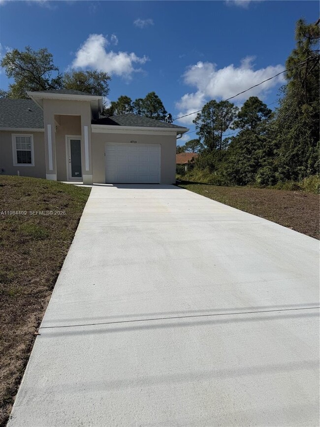 Building Photo - 4719 28th St SW Unit 4719