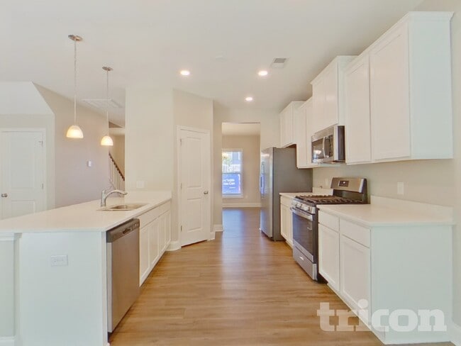 Photo - 563 Roseridge Dr