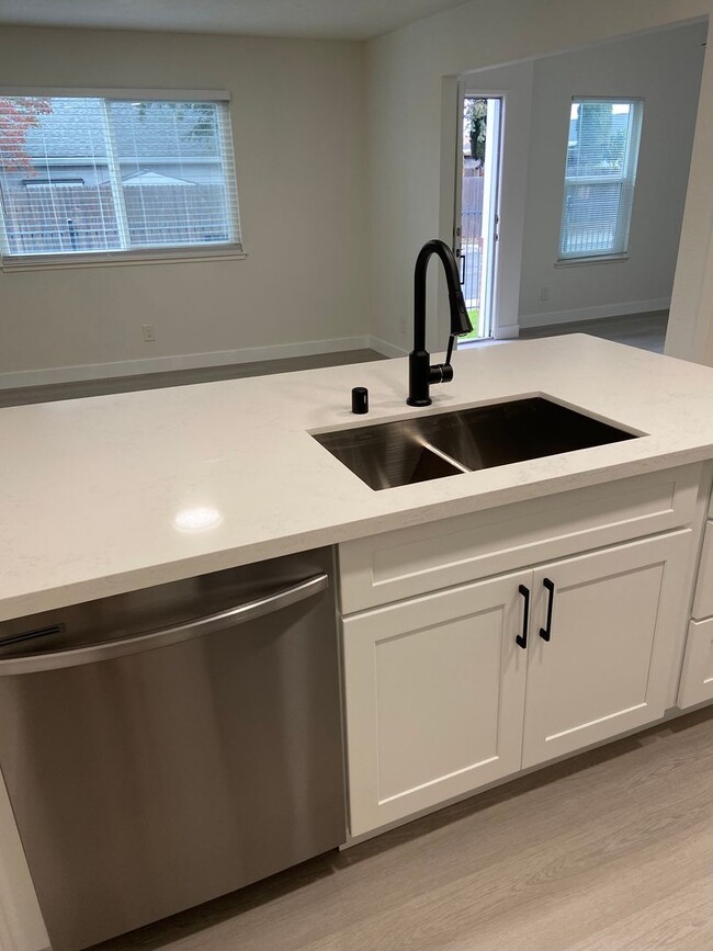 Photo - Valley Hi / N. Laguna 2 Bdrm 1 bath half-plex