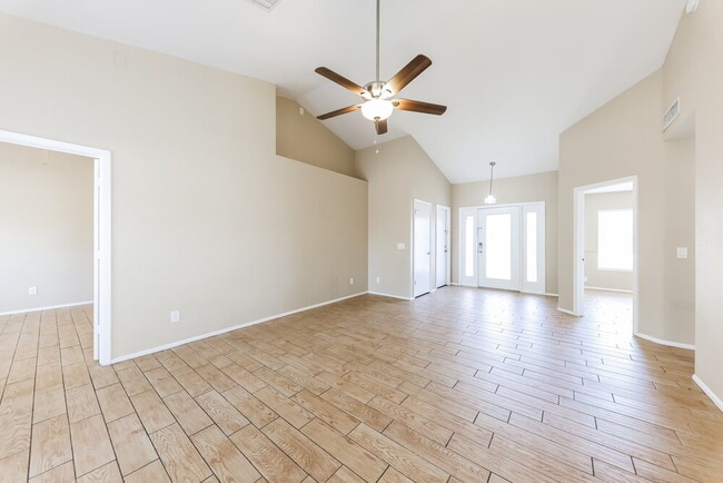 Photo - 10801 W Wagon Wheel Dr