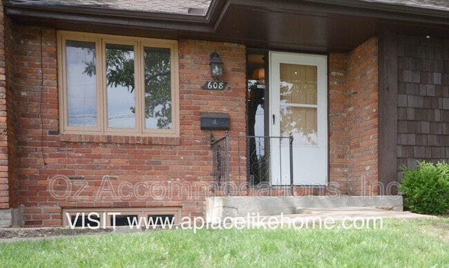 Photo - 608 E 78th St