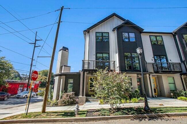 Photo - 1350 May Ave SE Unidad 1