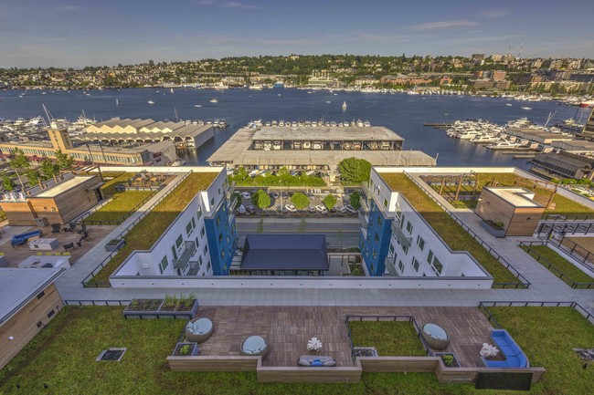 Building Photo - One Lakefront Rental