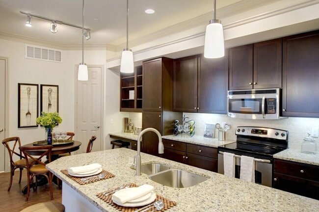 Building Photo - Comfort Meets Elegance | 1-Bed with 1 Mont... Unit LVCR Rental