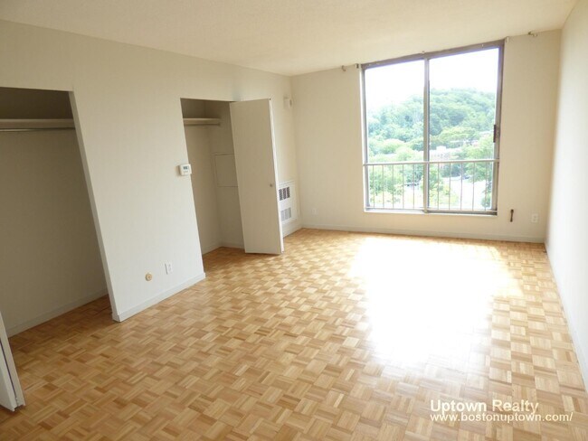 Building Photo - 33 Pond Ave Unit 817 Rental