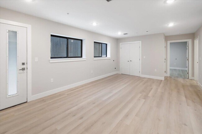 Photo - 526 64th St Unit 1