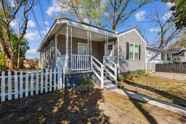 Photo - 2925 Alabama Dr