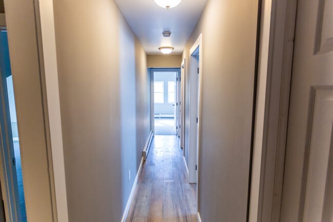 Photo - 366 Sigourney Street Unit 3