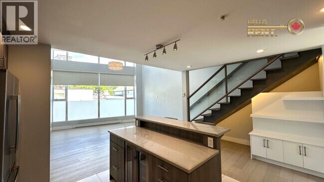 Photo - 1525 Bellevue Ave Unit 102