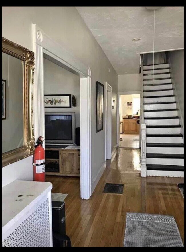 Photo - 101 Hooker St