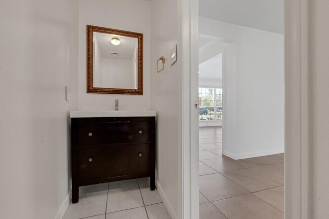 Photo - 4422 Warwick Dr