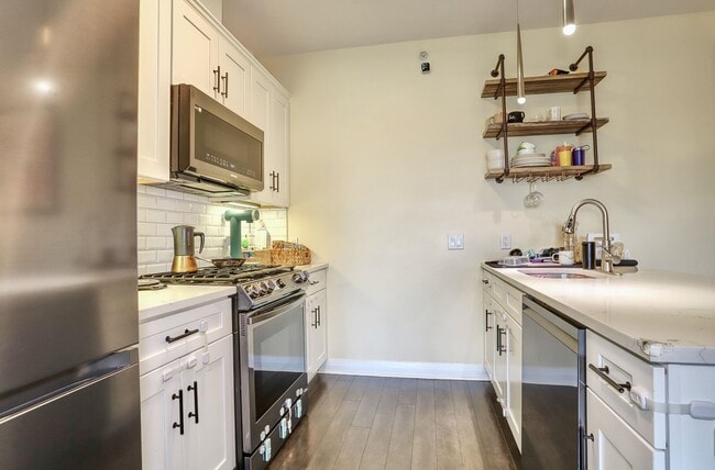 Photo - 1901 Summit Ave Unidad 404