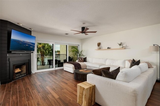 Photo - 222 Skiff Point