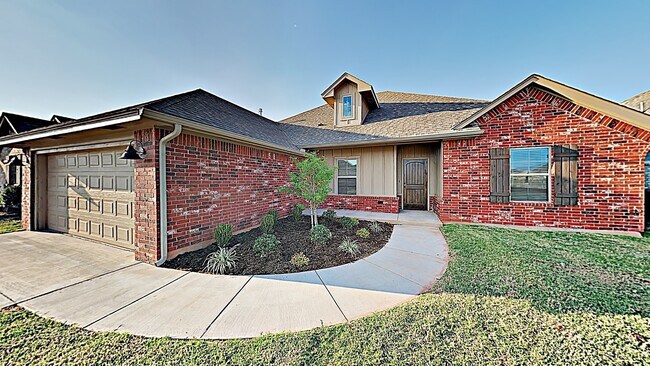 Photo - Beautiful 4 Bedroom Home in Mustang Schools!