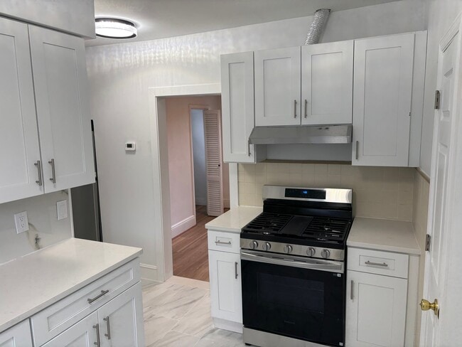 Photo - 334 Midland Ave Unit 3