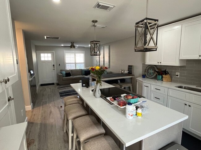 Photo - 2369 19th Ave SW Unidad B