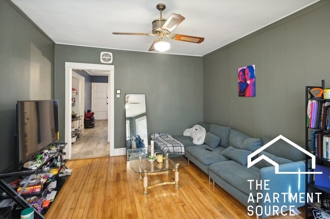 Photo - 5128 W Henderson St Unit 2