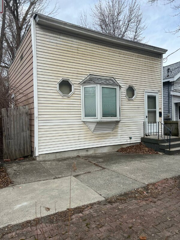 Photo - 27 1st Ave
