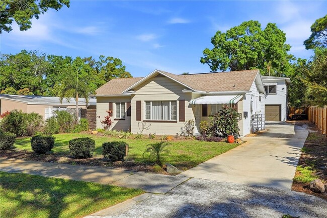 Photo - 755 Alamanda Way S