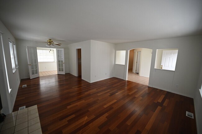 Photo - 3 bed 2 bath, close to Carrie Blake Park a...