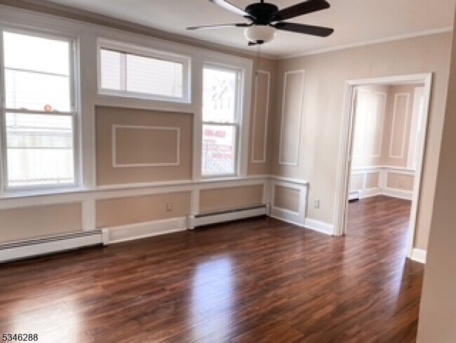 Photo - 596 S 19th St