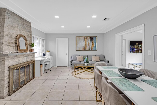 Photo - 437 NE 107th St