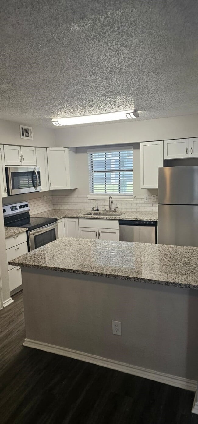 Building Photo - 3737 Timberglen Rd Unit 1820 Rental