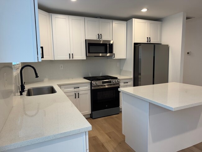 Photo - 1215 N Vista St Unit 1215