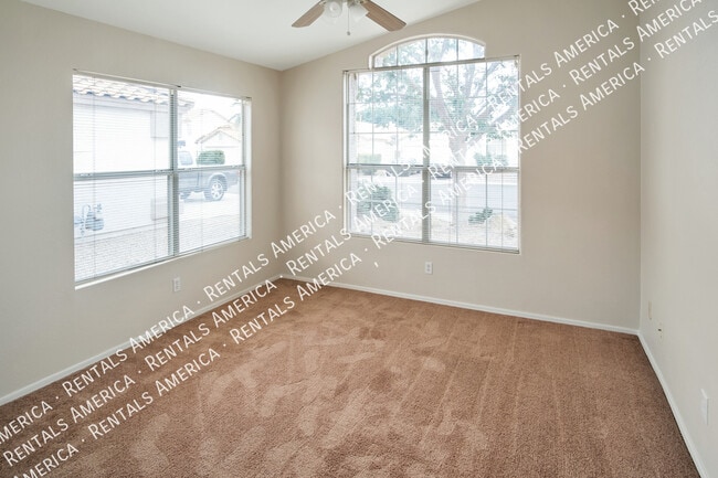 Photo - 1200 W Kingbird Dr