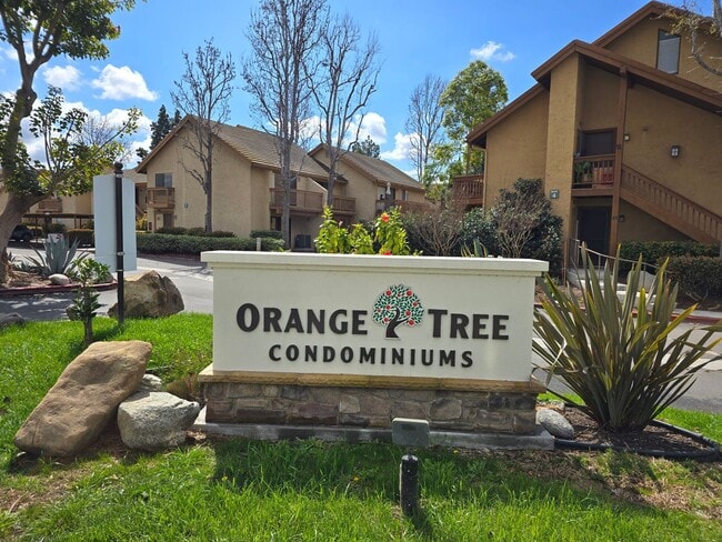 Building Photo - Orange Tree: Lower 1 Bedroom 1 Bath, Rental