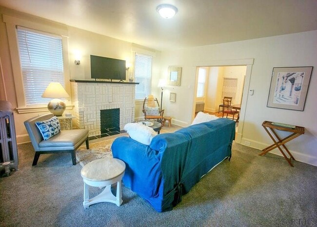 Photo - 217-219 Mifflin St