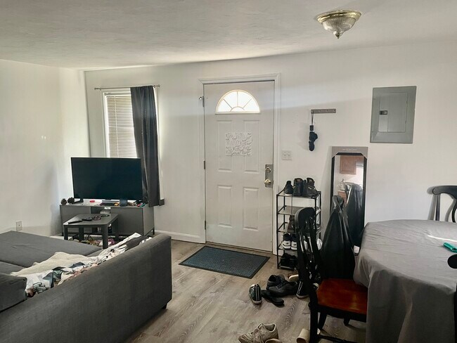 Photo - 24 Lawn St Unit 3