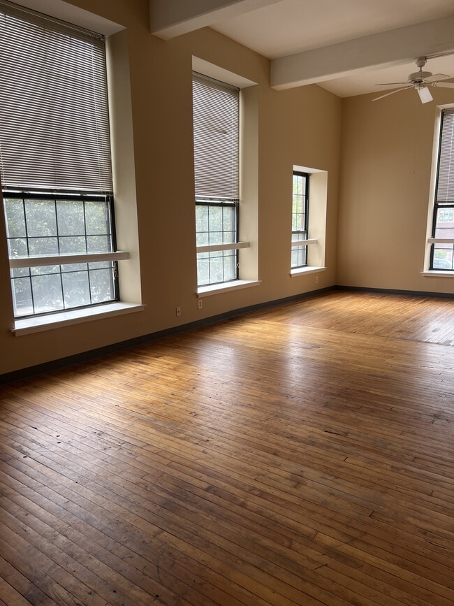 Photo - 35 Chestnut St