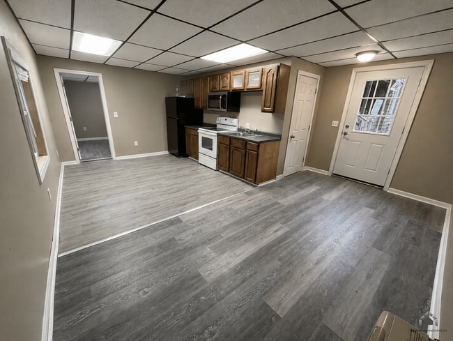 16 Drummond Ave Unit 3 or Unit 3B
