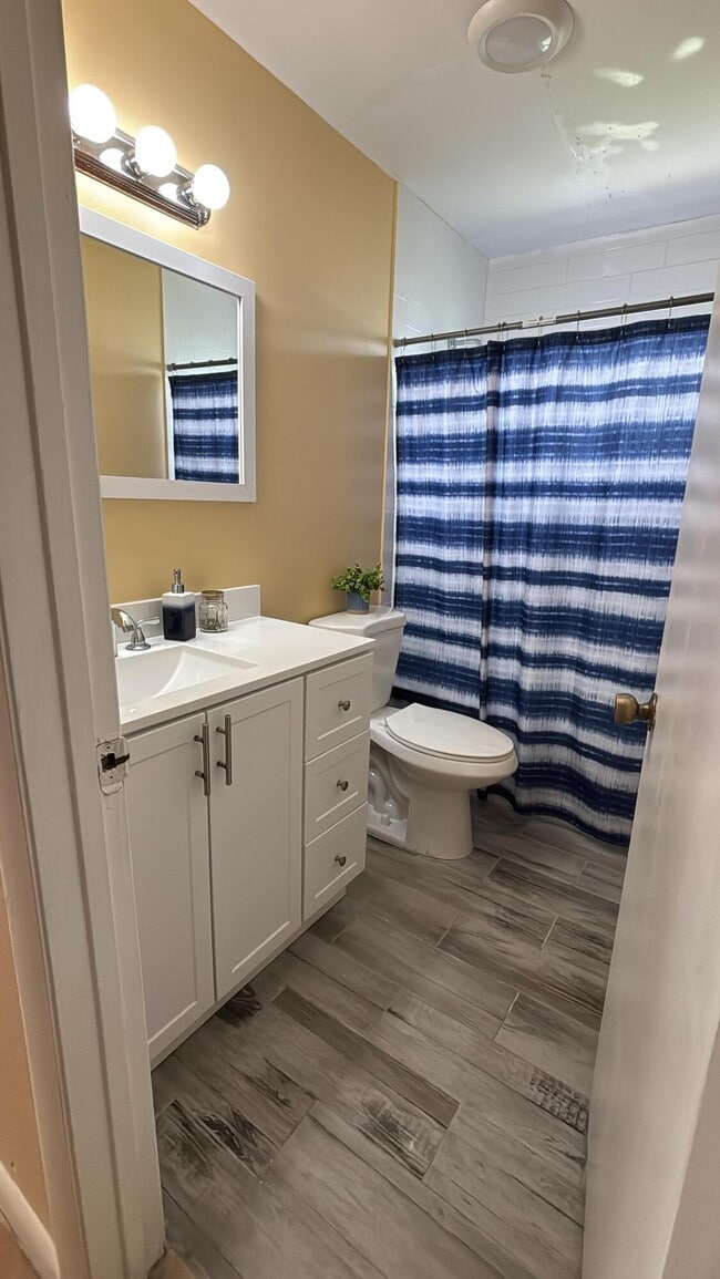 Photo - 210 Sparrow Dr Unit 4