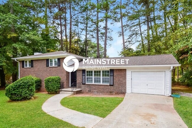 Building Photo - 4 Bedroom Pet-Friendly Home in Decatur, GA with Main Street Renewal
