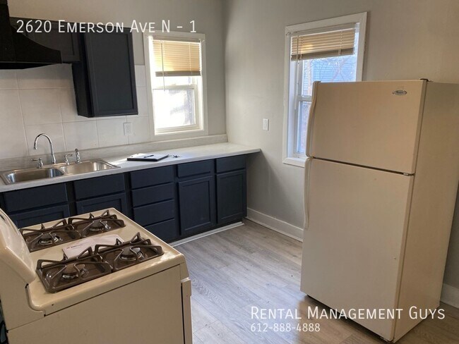 Photo - 2620 Emerson Ave N Unidad 1