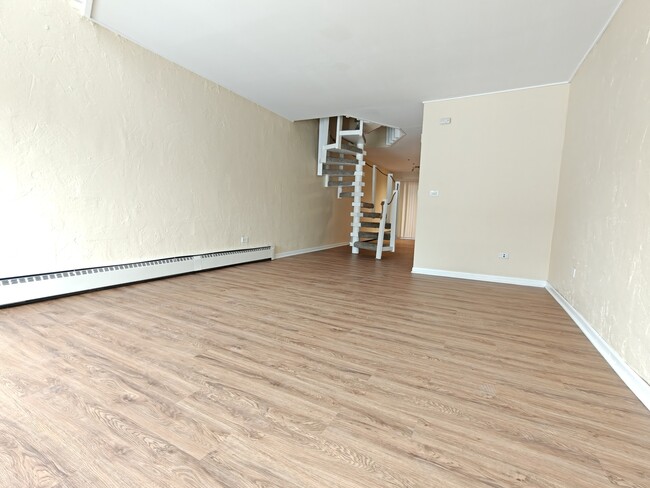 Photo - 1296 E Washington St Unit 1