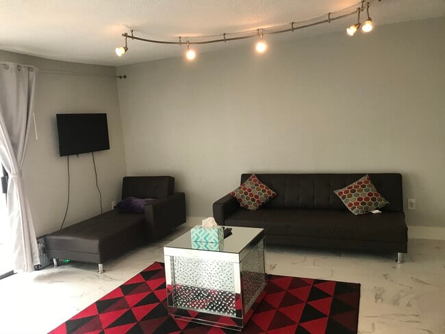 Photo - 2816 S Bartell Dr Rental