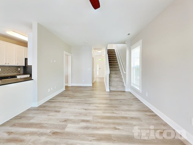 Photo - 13528 Swinton Rd