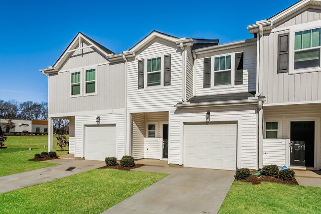 Photo - 214 Telford Dr