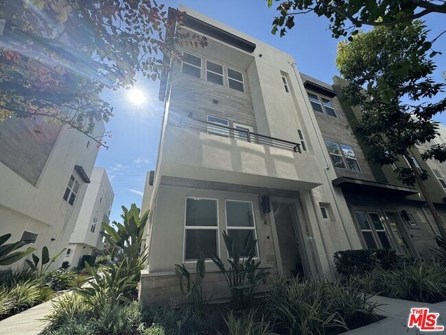 Building Photo - 905 E Mason Ln Rental