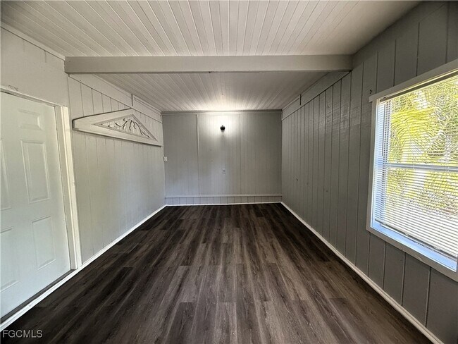 Photo - 8239 Suncoast Dr