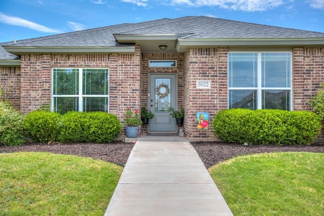 Building Photo - 5022 Red Oak Ln