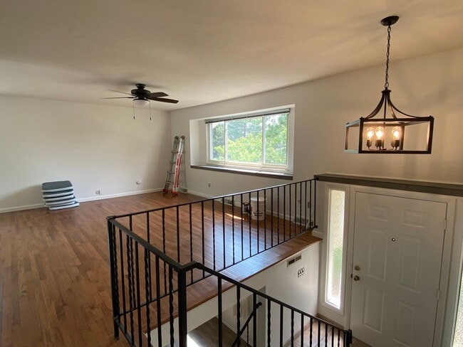 Photo - 4 Bed 2 Bath Home In South Boulder.  Devils Thumb Neighborhood!